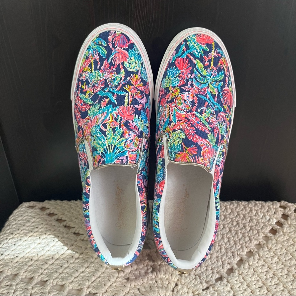 Floral Slip-On Women's Sneakers - Picture 3 of 11